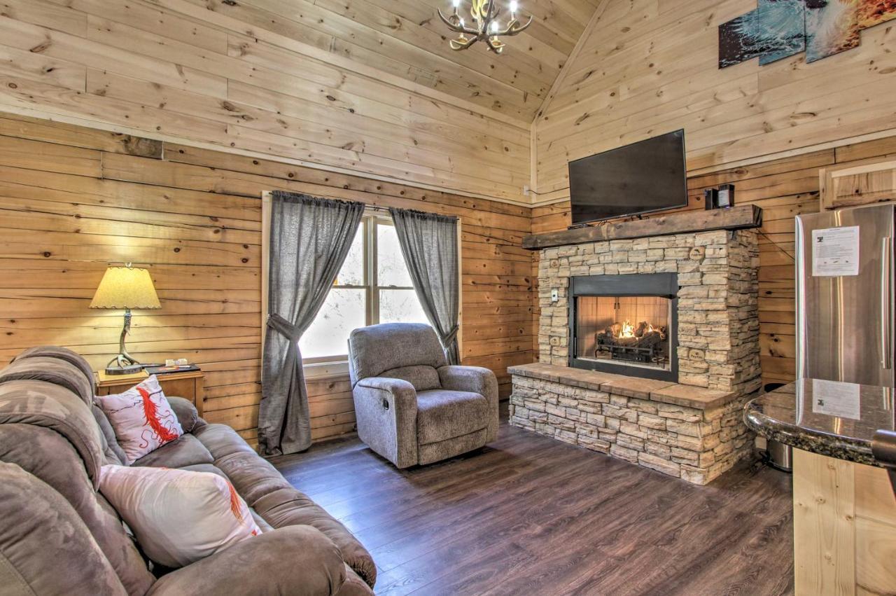 The Phoenix Cabin With Hot Tub In Gatlinburg! Dış mekan fotoğraf