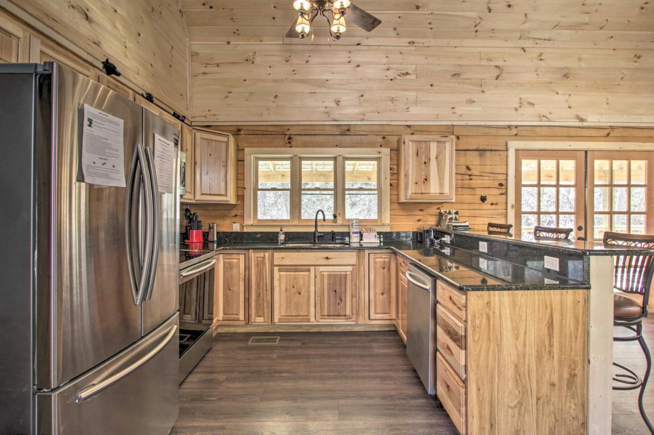 The Phoenix Cabin With Hot Tub In Gatlinburg! Dış mekan fotoğraf